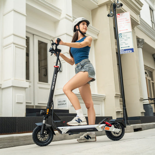 KuKirin M4 Max Electric Scooter | Max speed 45 km/h | Range 64 km | 800 Wh