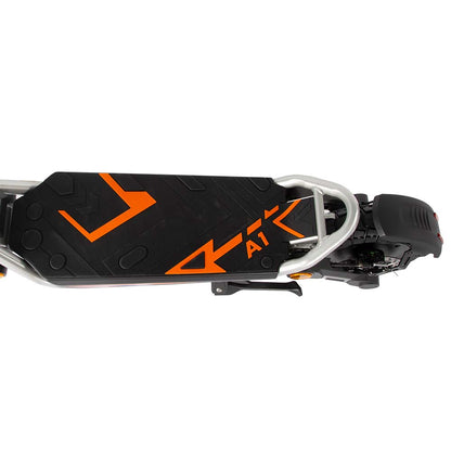 Kukirin A1 wide deck platform of adult electric scooter